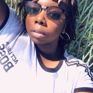 Meet your Posher, Marissa